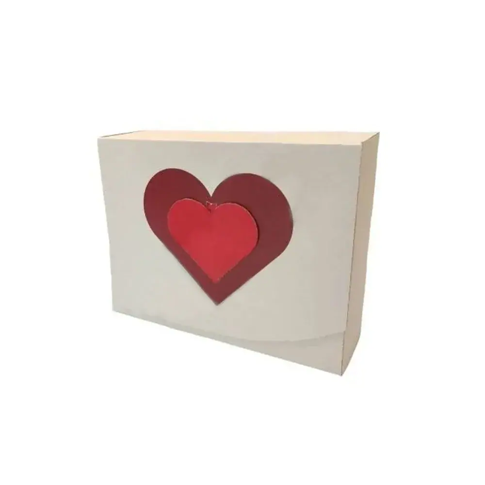 Kalp Detaylı Hediye Kutusu 25,5x32x9,5 cm